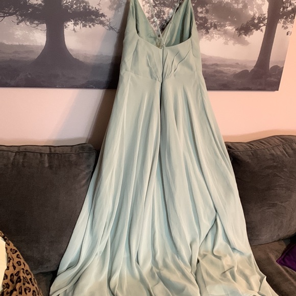 Host Pick 🌟Sage green long evening gown 16 👗 - Picture 4 of 15
